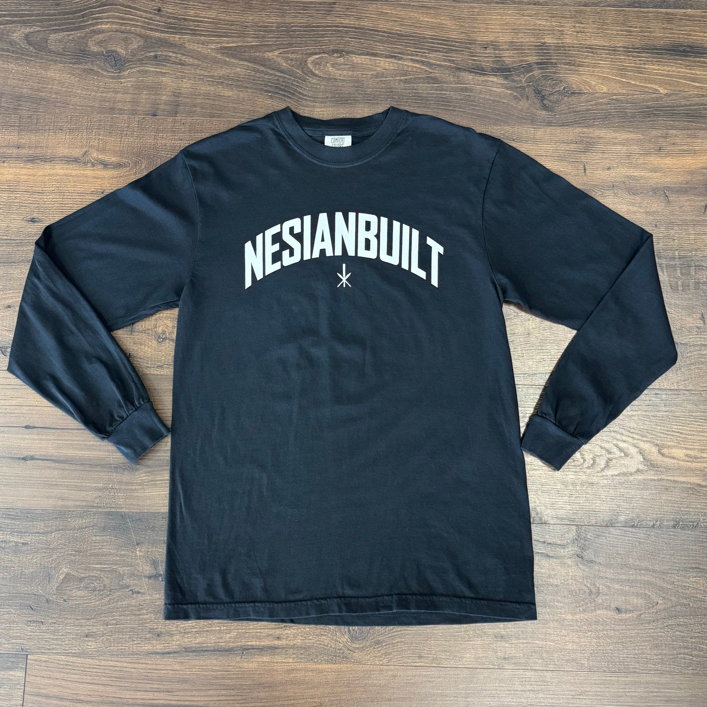 NB Arch Long Sleeve Tee (Black)