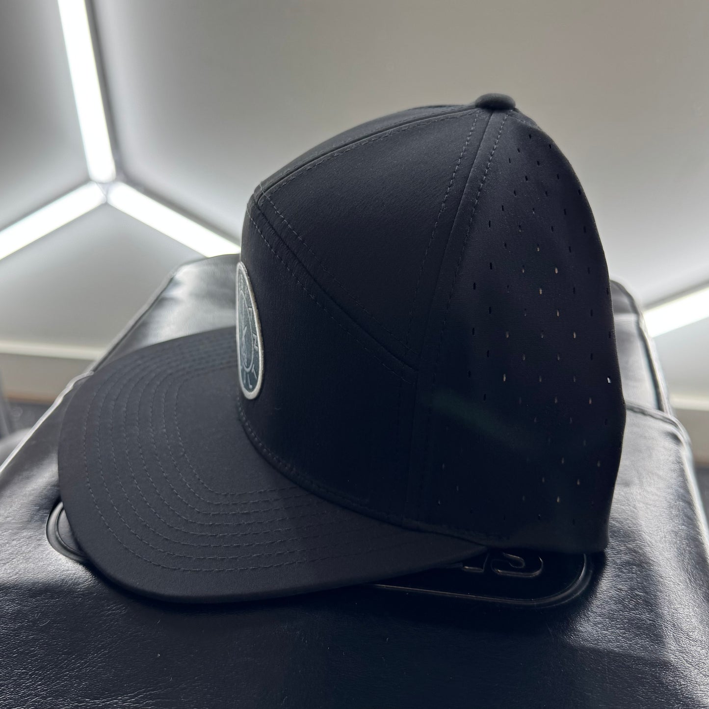 EVO2 Water-Resistant Snapback (Black)