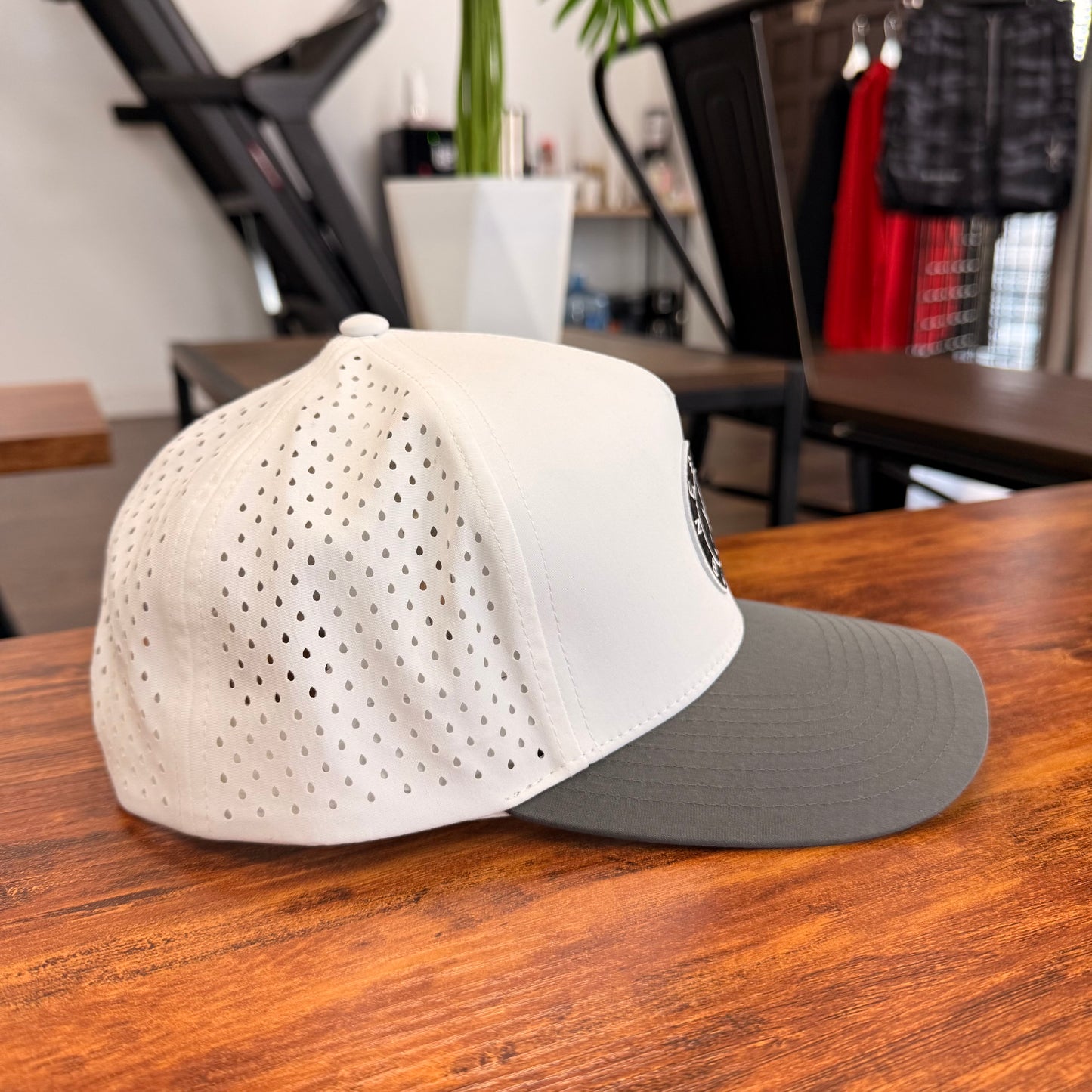 NB EVO2 Water-Resistant Snapback+ (White/Charcoal)